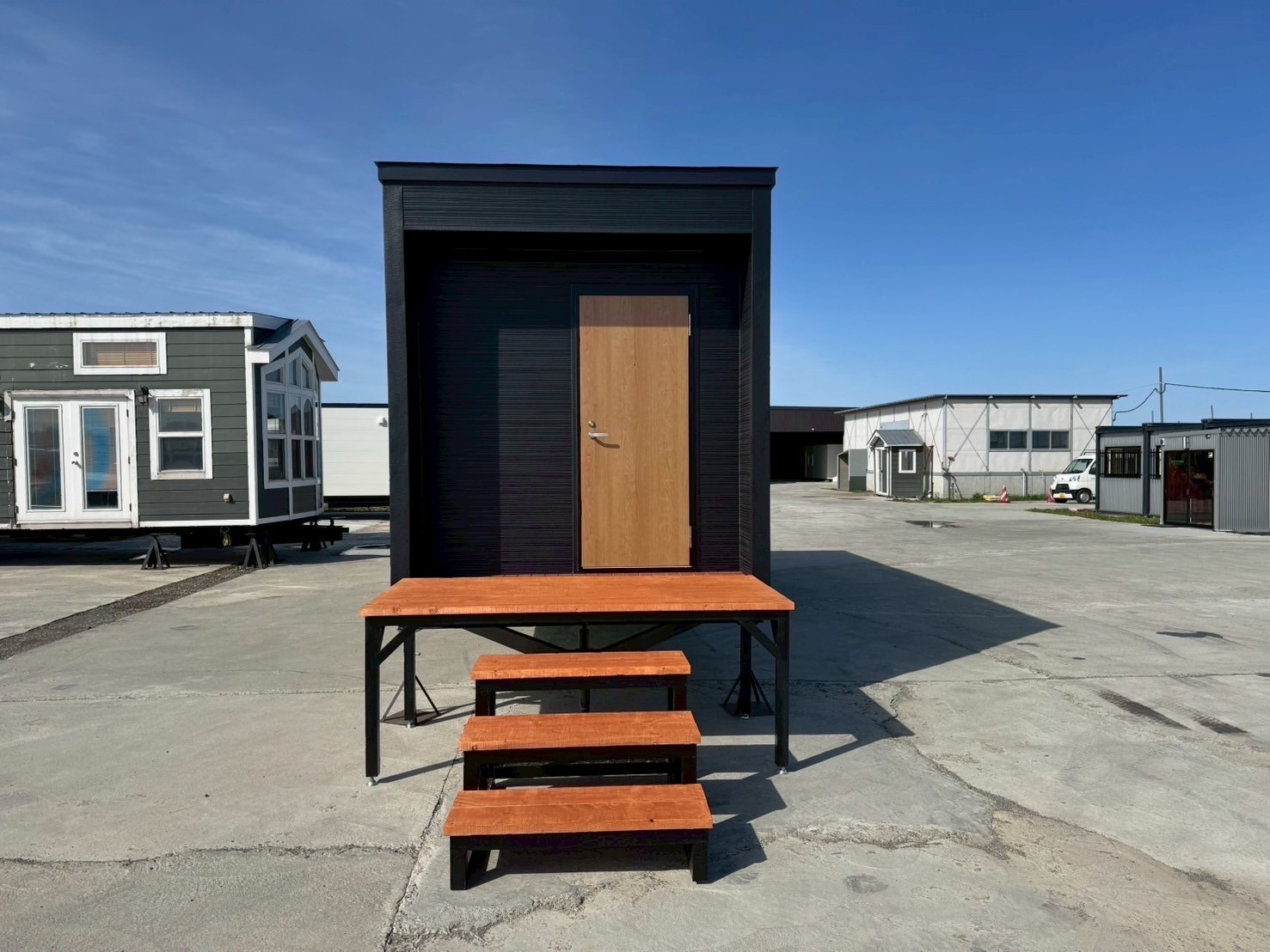 学習塾用トレーラーハウス外観1