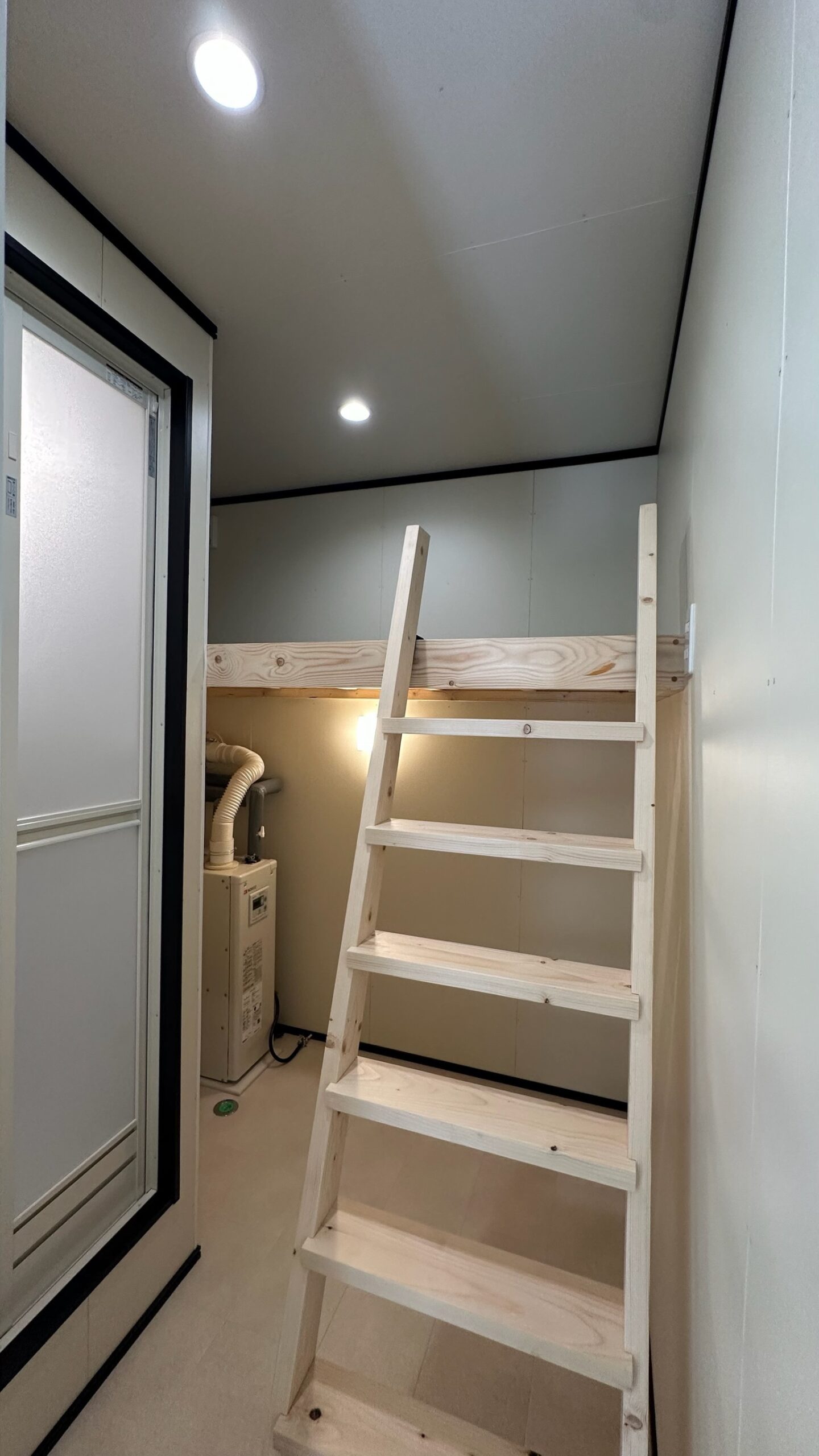 住居用トレーラーハウス内観1