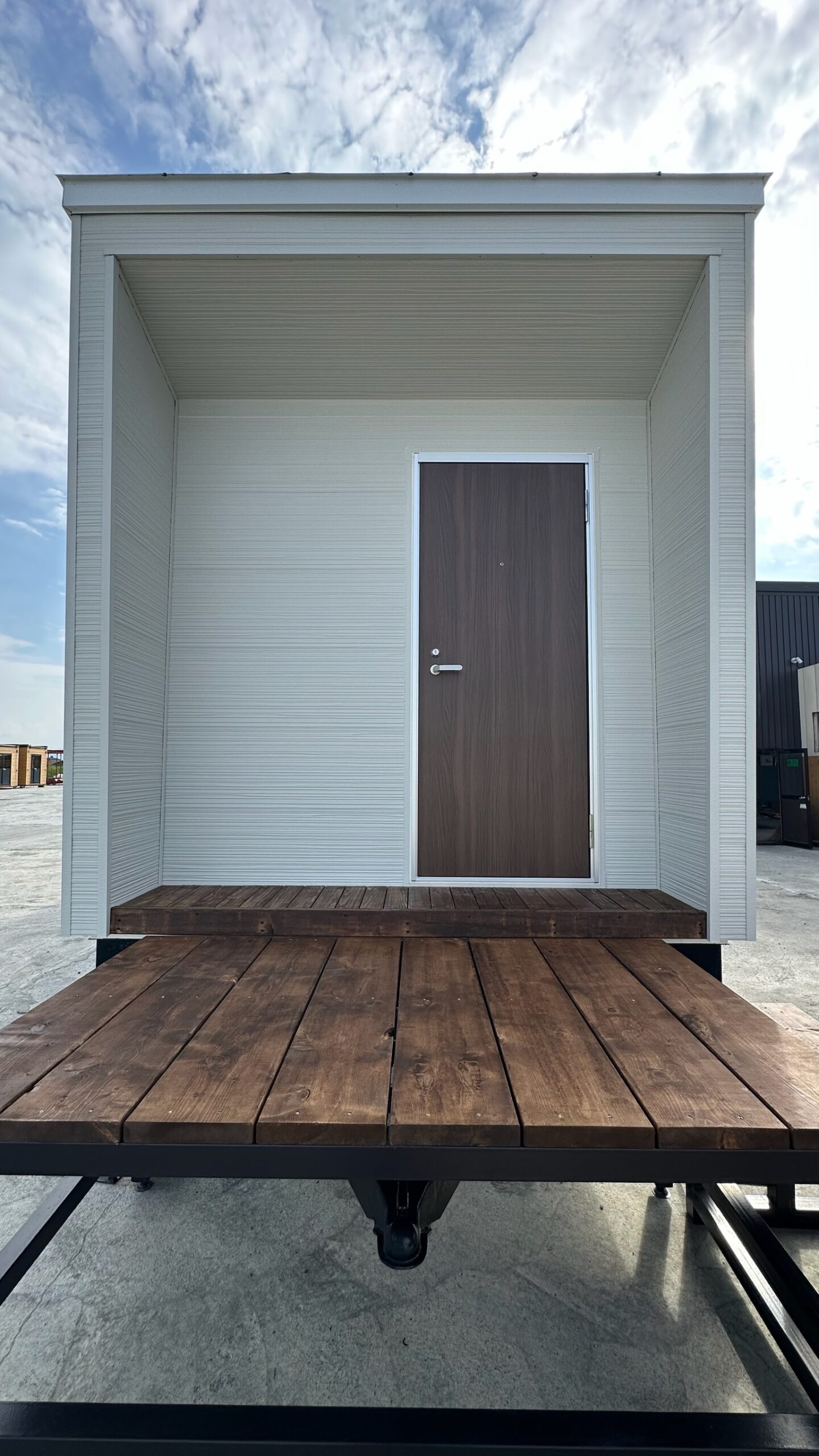 住居用トレーラーハウス外観1